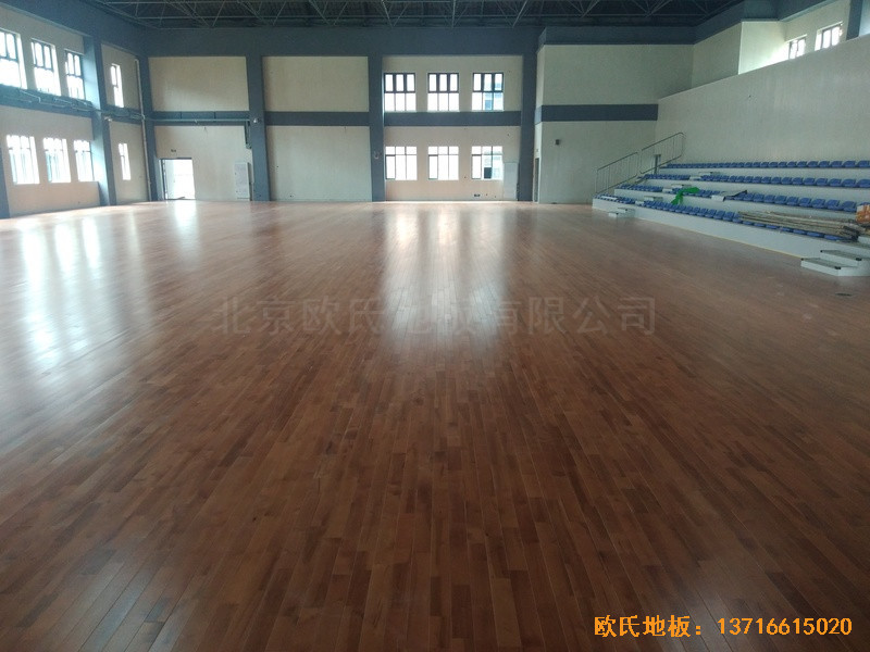 四川成都怡馨家園中學運動館體育木地板施工案例3