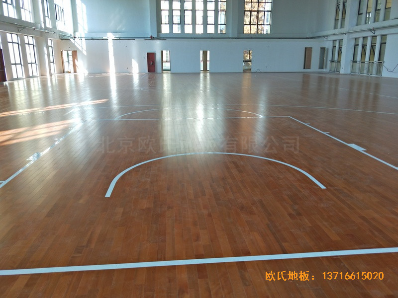 安徽上派學(xué)區(qū)中心學(xué)校籃球館體育木地板安裝案例4