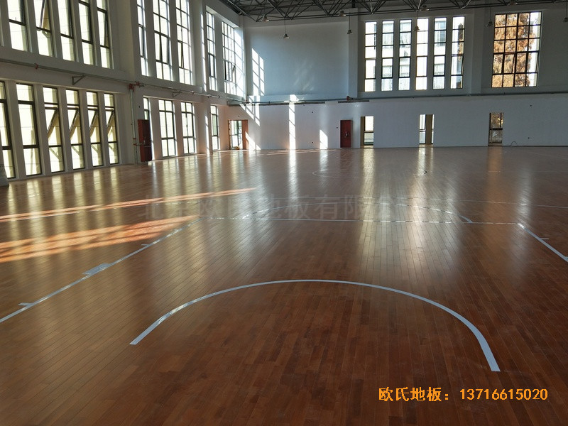 安徽上派學(xué)區(qū)中心學(xué)校籃球館體育木地板安裝案例5