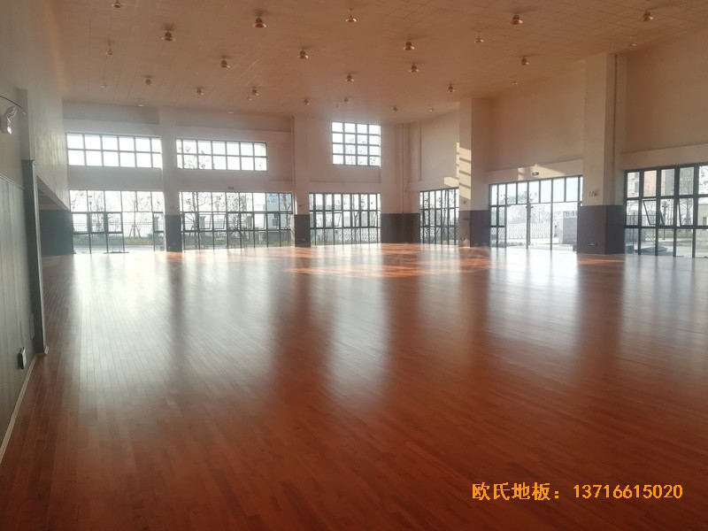 安徽懷寧籃球館運動木地板鋪設案例4
