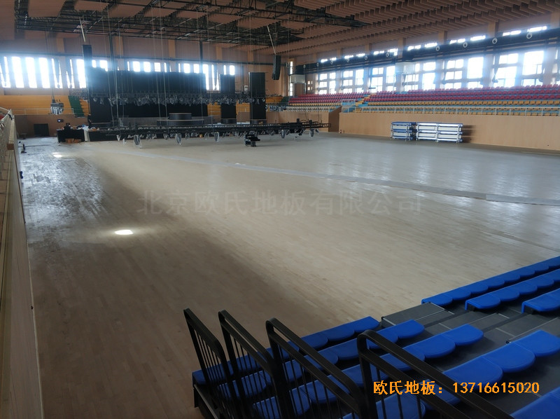 寶雞職業技術學院體育館體育木地板安裝案例4
