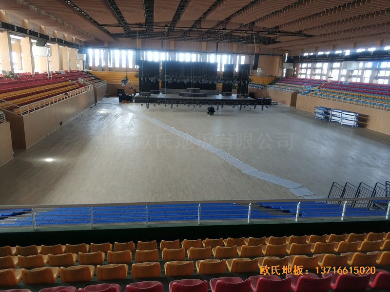 寶雞職業技術學院體育館體育木地板安裝案例5