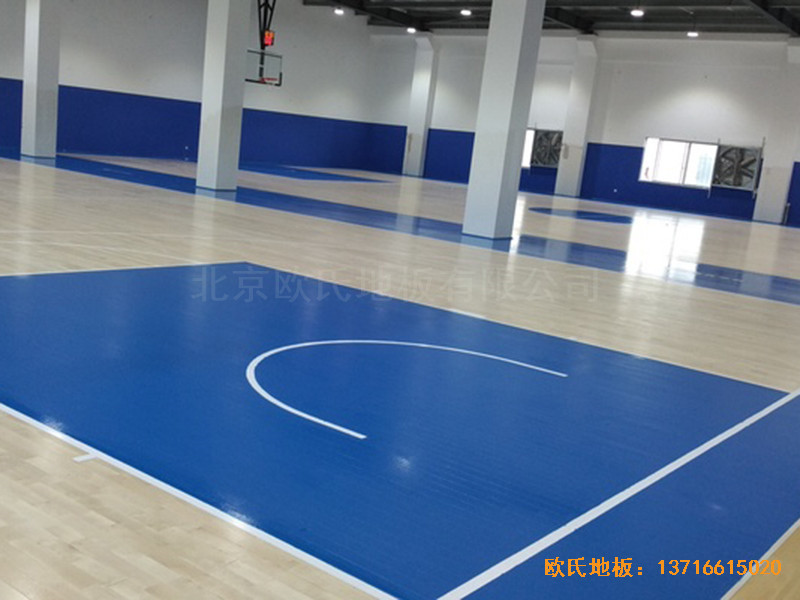 上海虹梅南路2599鑫空藍球館體育木地板鋪設案例4