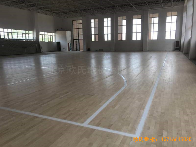 山東濟南歷城區雪山小學籃球館體育地板安裝案例4