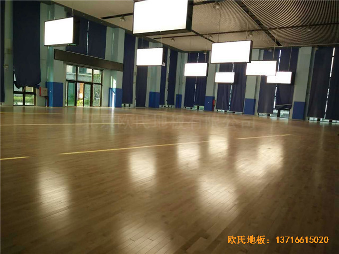 廣東珠海市中航花園羽毛球館體育木地板鋪設案例