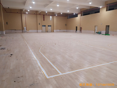 廣州黃埔區萬樾山小學籃球館體育地板鋪裝案例