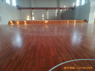 江蘇連云港徐圩小學(xué)籃球館運動木地板施工案例