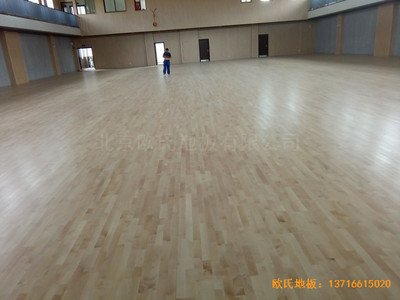 上海寶山區(qū)美蘭湖中學(xué)運(yùn)動(dòng)館體育木地板鋪裝案例