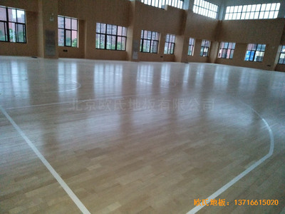 上海松江區佘北學校運動館運動木地板安裝案例