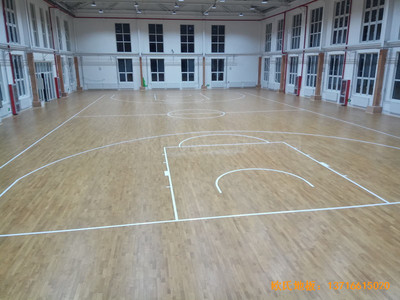 天津西青區梨園監獄籃球館運動木地板安裝案例