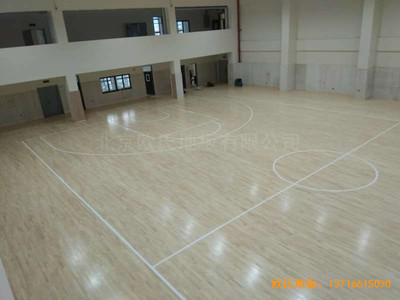 上海濱江文教區(qū)三樓籃球館運(yùn)動(dòng)木地板施工案例